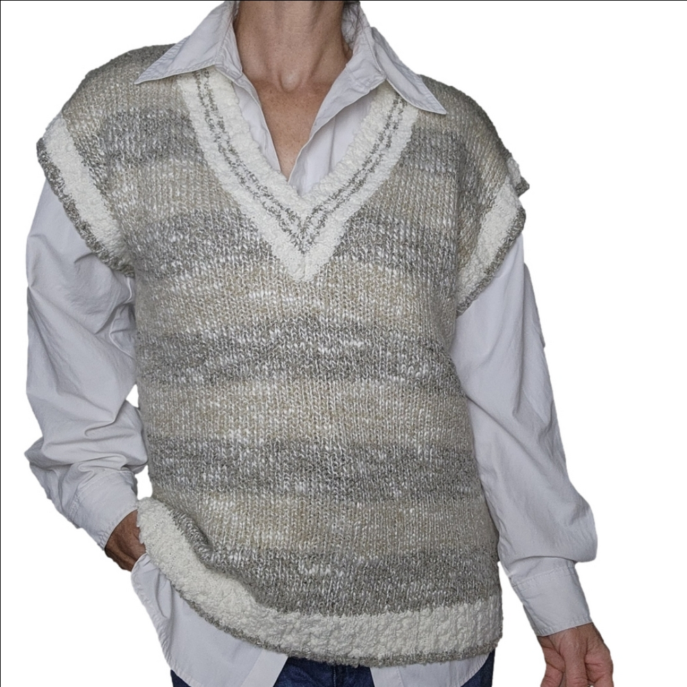 Vintage Sweater Vest Oversized Chunky Knit V-neckline color Neutral CHRYSANTHEME